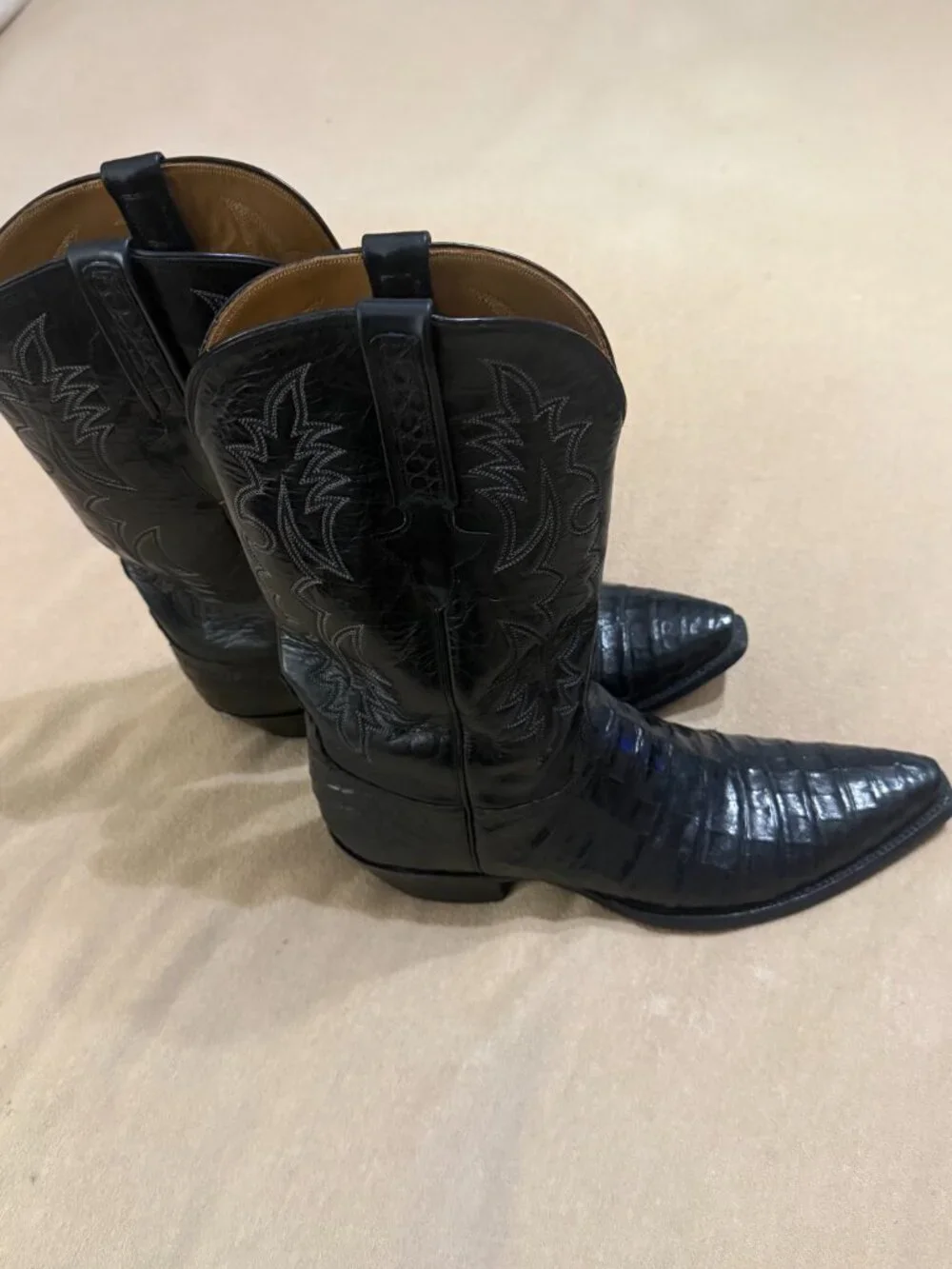 Lucchese mens hand